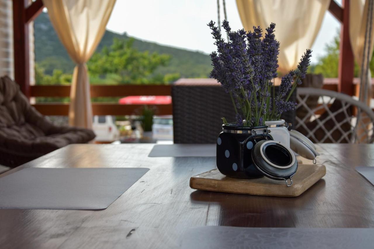 Mobile Home Tomic Tisno Esterno foto