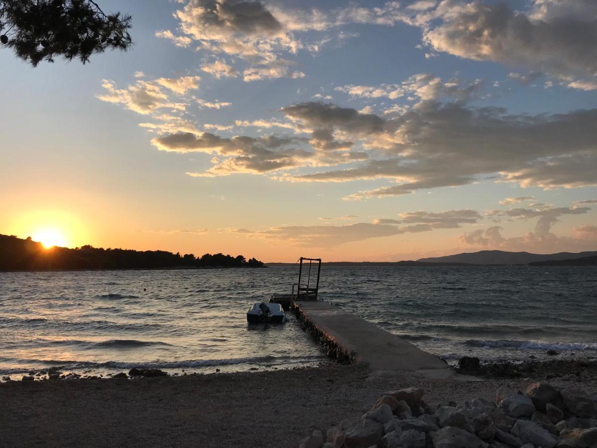 Mobile Home Tomic Tisno Esterno foto